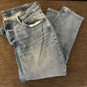 Old Navy high rise OG straight. 18